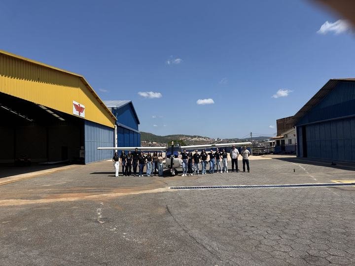 Turma nos hangares